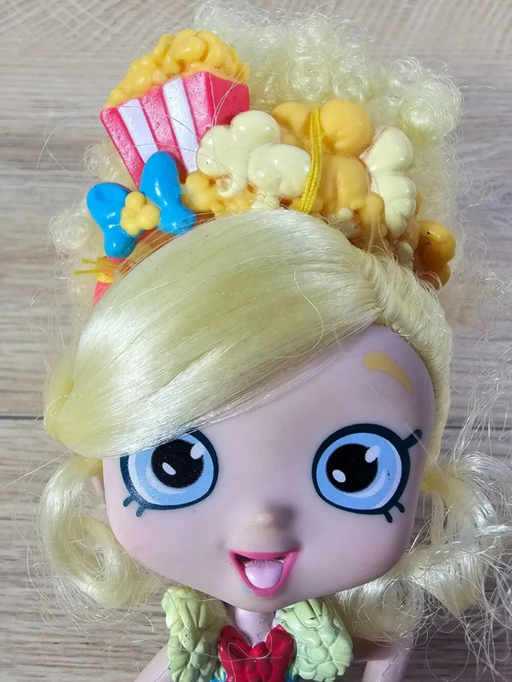 Moose Toys Shopkins Shoppies Popette Fashion Doll with Skirt Headband 5